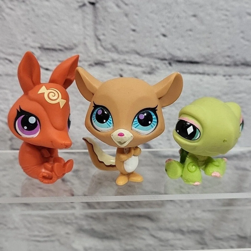 Littlest Pet Shop Figures Lot Of 3‎ Armadillo #3324 Chipmunk #3068 Turtle #504